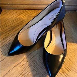 Comfortable Cole Haan classic black flat  size 8B like new! Next day shipping!